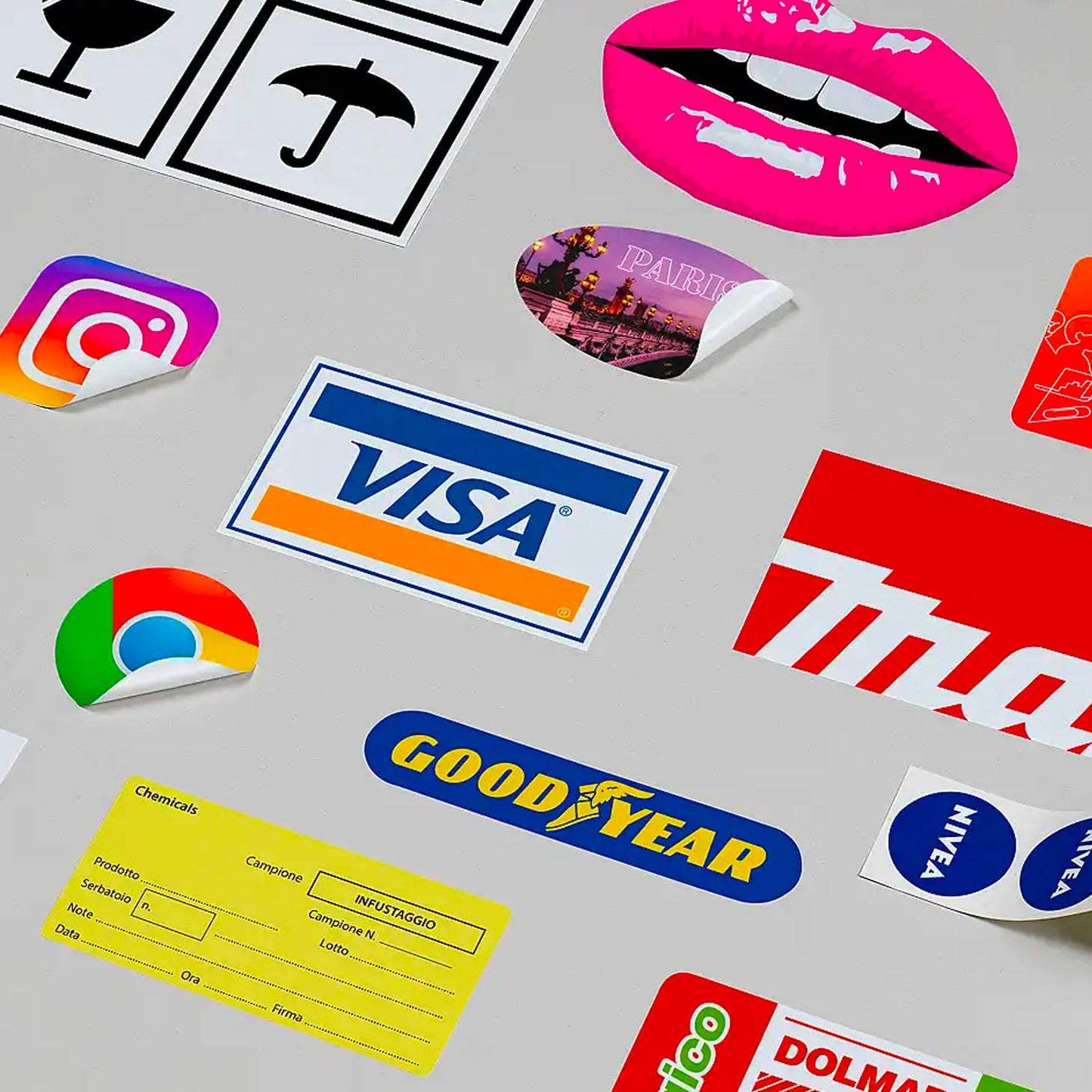 Adesivi personalizzati colorati e unici per decorare oggetti e accessori