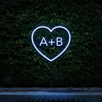 Cuore con iniziali neon - Skizzografico