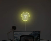 maglietta con numero neon